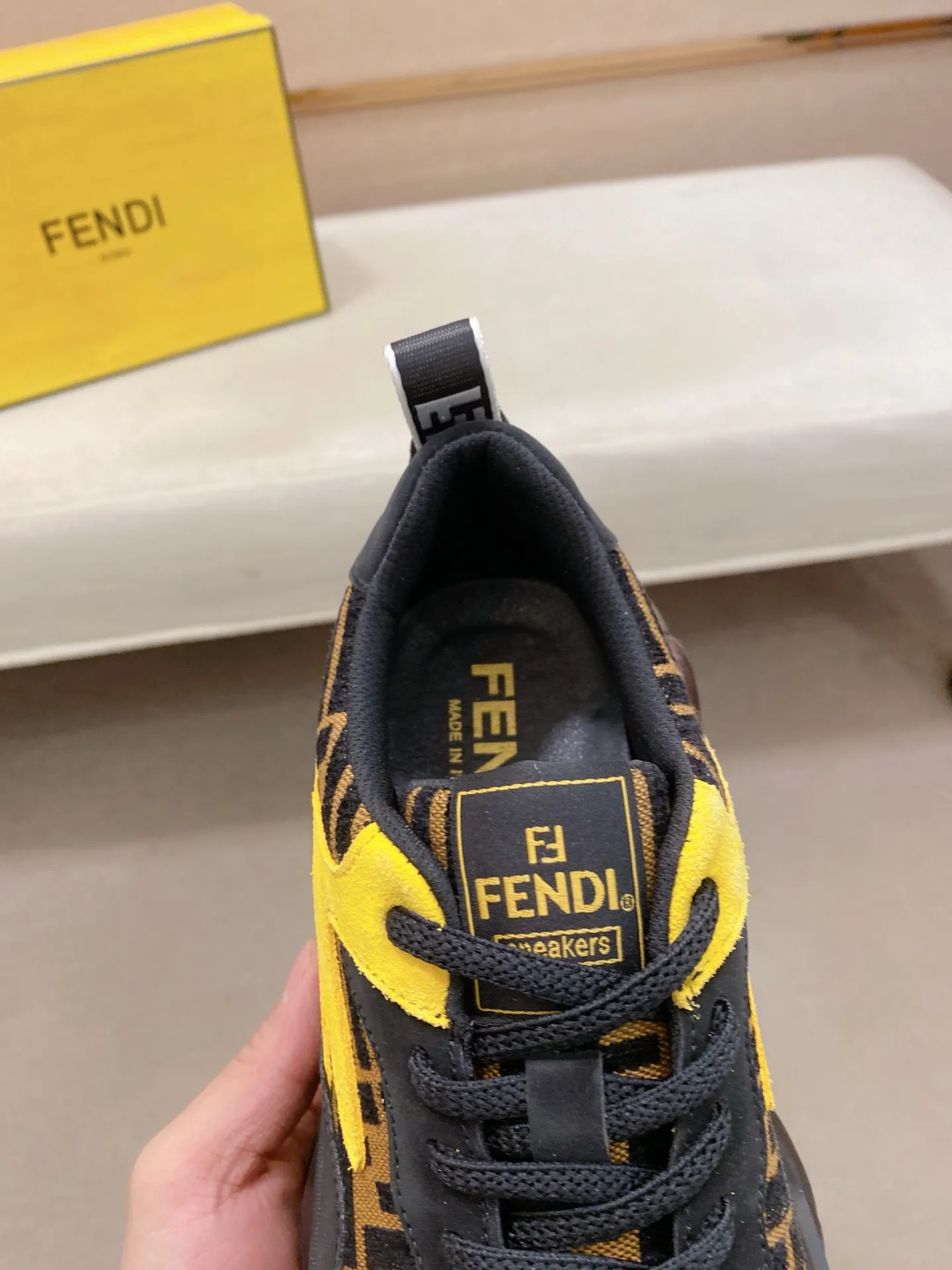 Factory price 442💰 (fendi) New style 👊🏻 upper 🇮🇹 imported cowhide fabric 🇩🇪 lining imported sheepskin lining. The original outsole is molded to highlight the identity of every man, and the upper foot is elegant and stable🚶🏻🚶🏻The high-end custom counters reproduce the original version📯No matter the wind or rain, the shoe last remains unchanged and can withstand the verification of time🔍️,🔵 Size: 38-44